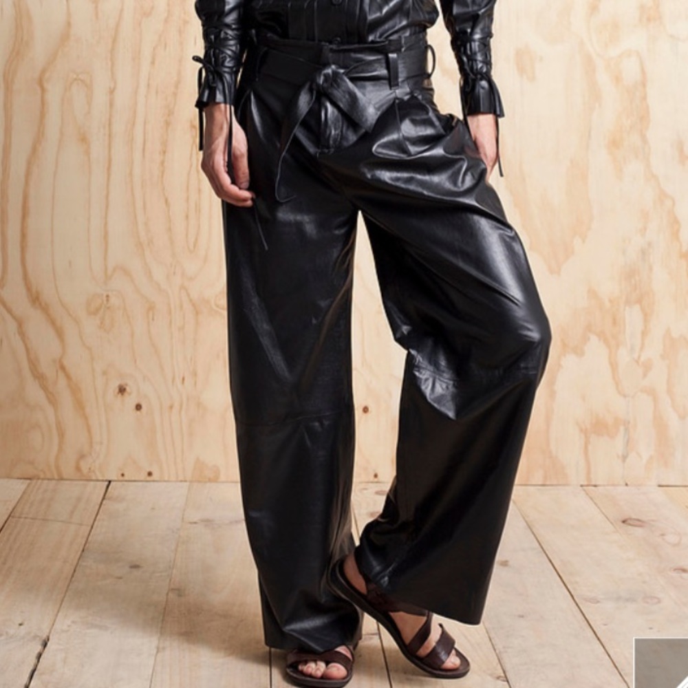 ‼️SOLD‼️ Exquisite 100% Leather Pants - Picture 6 of 9